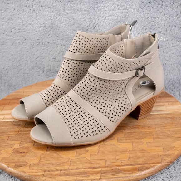 Easy Street Carrigan Beige Synthetic Peep Toe Sandals Women's Size 10 Wide - Picture 3 of 6